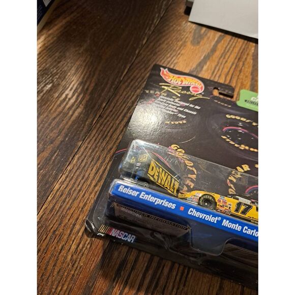 Vintage 1999 Mattel Hot Wheels Racing Matt Kenseth DeWalt Pit Crew Collector Ed - Picture 5 of 6